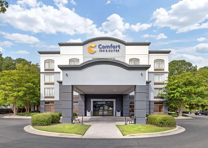 Comfort Inn & Suites Greenville Near East Carolina University