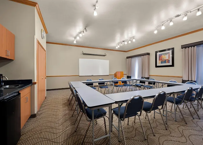 Comfort Inn & Suites Fenton