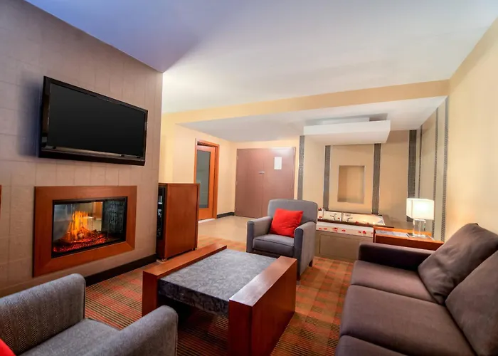 Four Points By Sheraton Winnipeg South