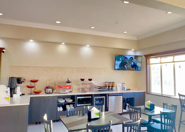 Ramada By Wyndham Hotel Quesnel