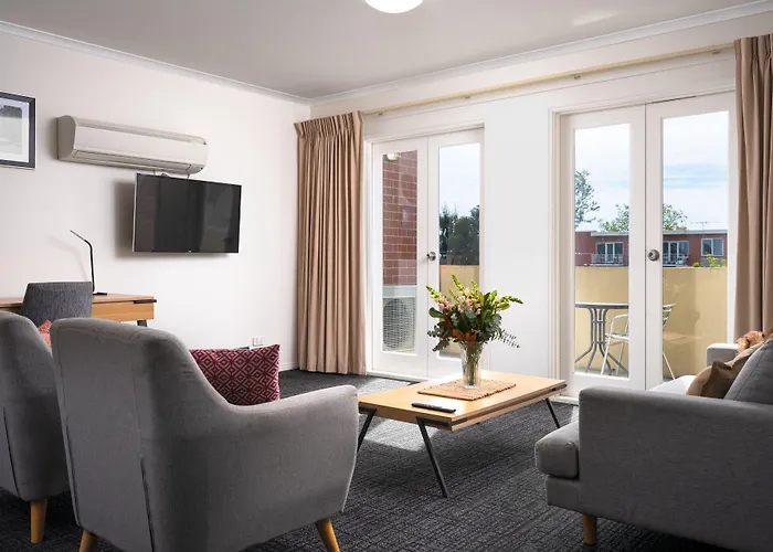 Mainstay Suites Kew