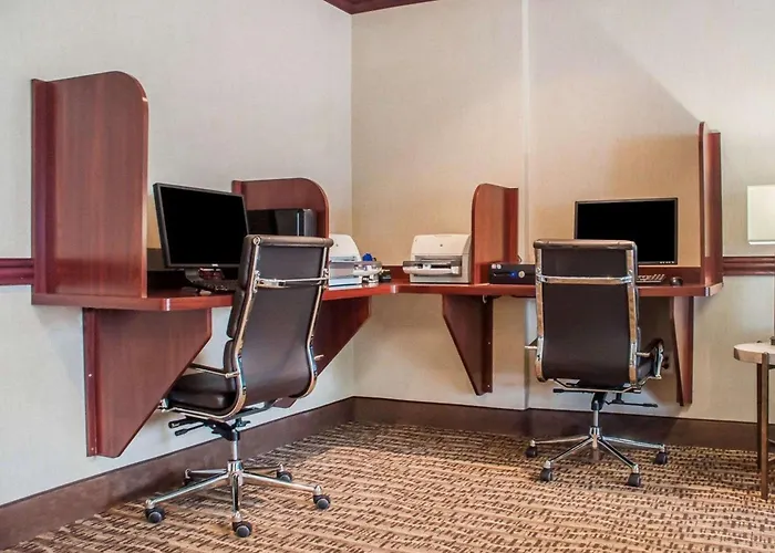 Quality Inn Near Walden Galleria Mall Cheektowaga