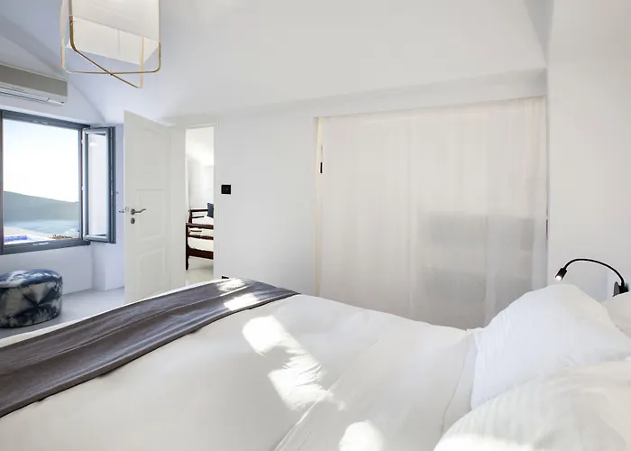 Ikies Santorini Hotel Oia 