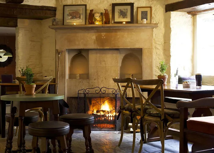 The Bear Of Rodborough Hotel