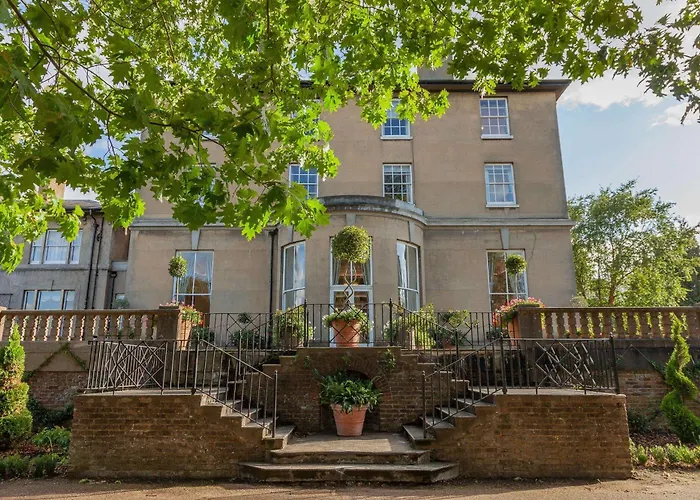 Oatlands Park Hotel Weybridge