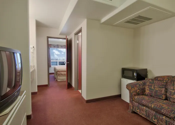 Super 8 By Wyndham Yellowknife