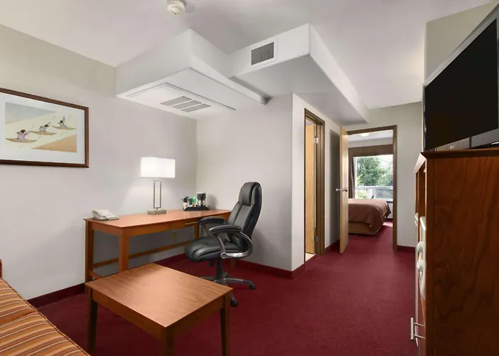 Super 8 By Wyndham Yellowknife