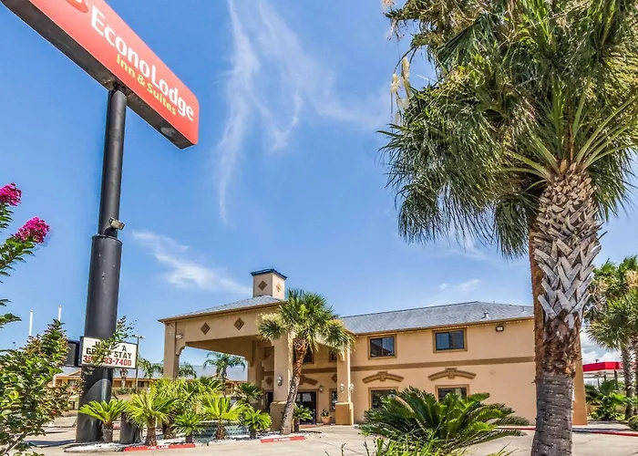 Econo Lodge Inn & Suites