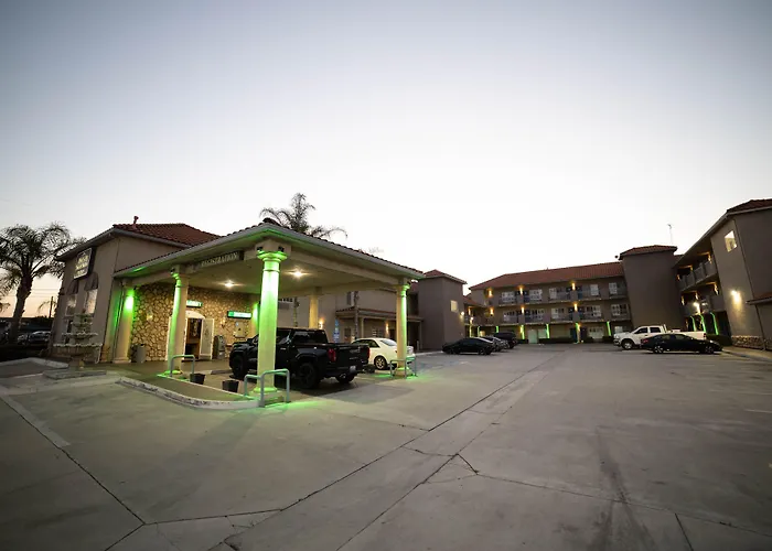 Mid City Inn & Suites Pico Rivera