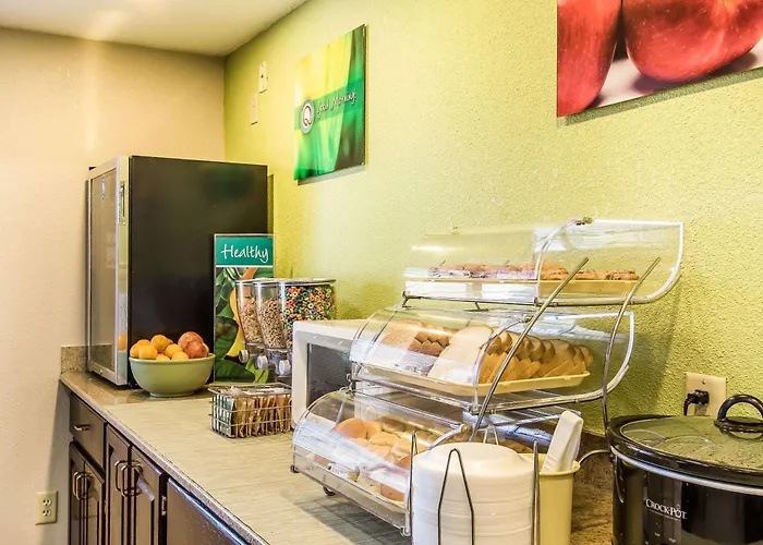 Quality Inn & Suites La Vergne