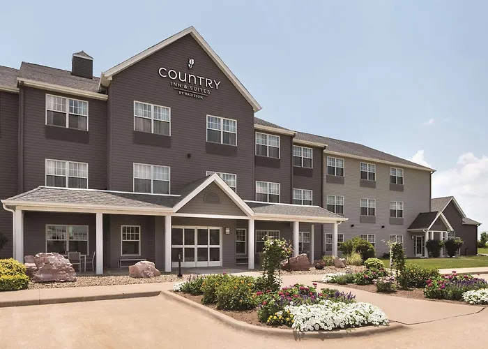 Country Inn & Suites By Radisson, Pella, Ia