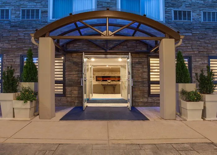 Holiday Inn Express & Suites Uptown Fredericton By Ihg