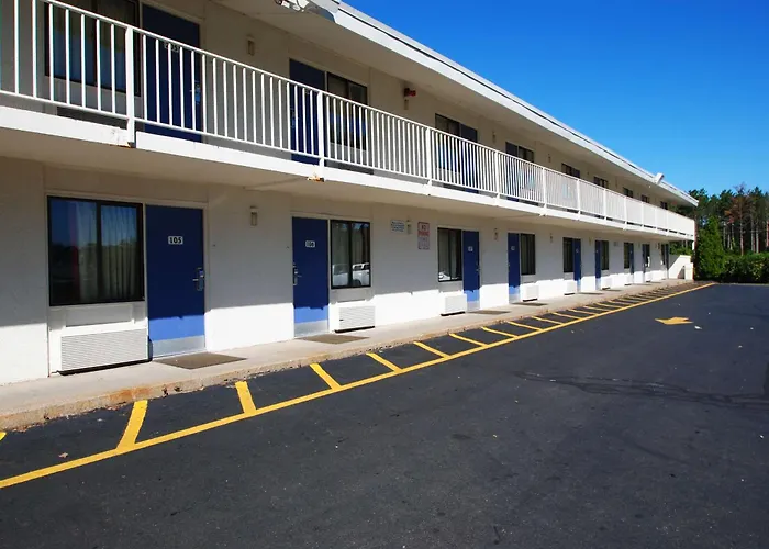 Motel 6-Chicopee, Ma - Springfield