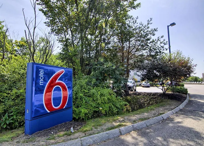 Motel 6-, Nh