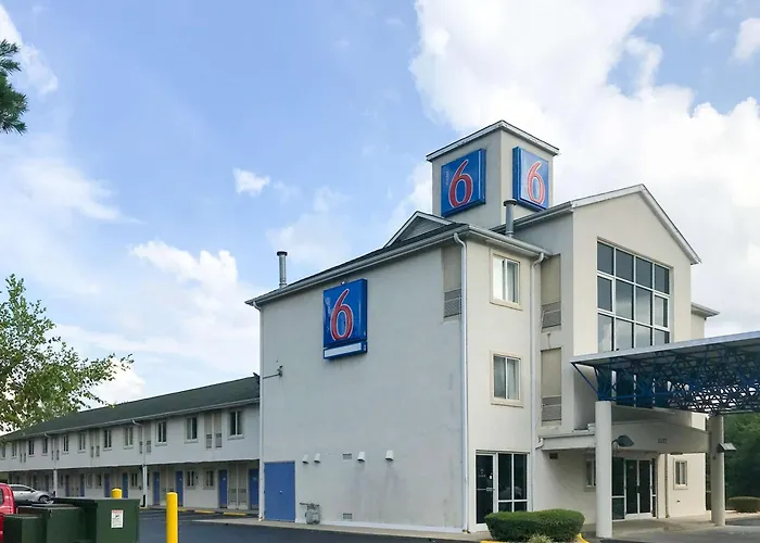 Motel 6-, Nc