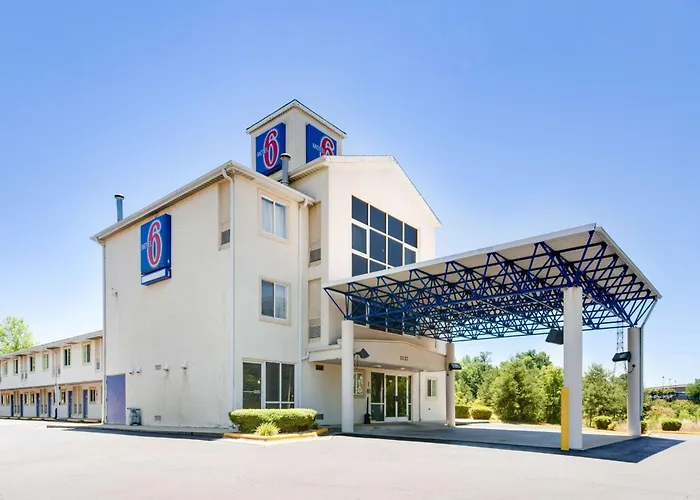 Motel 6-, Nc