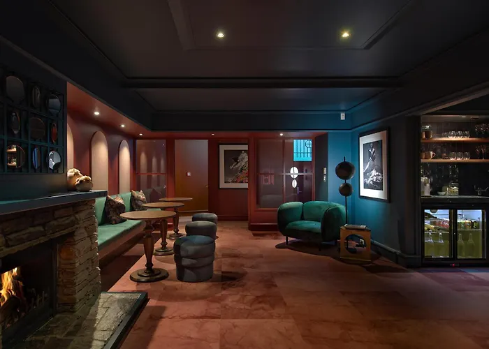 The Central Hotel Queenstown, A Naumi Chapter