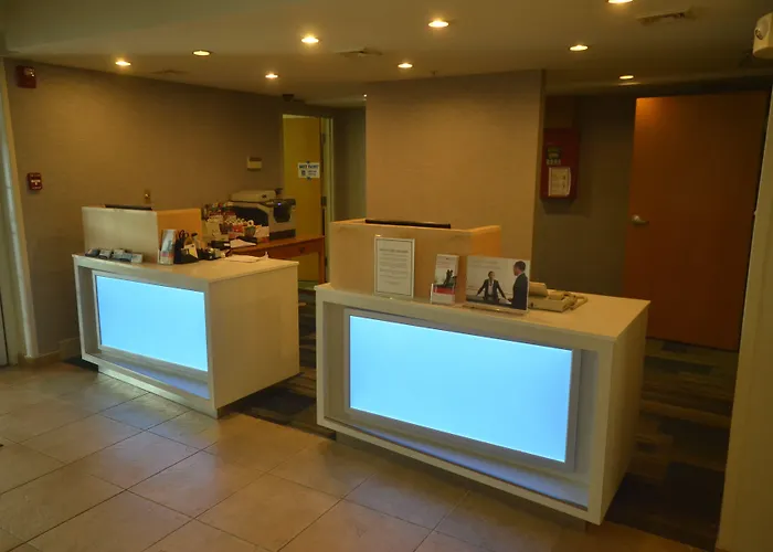 Holiday Inn Express Hotel & Suites Warrenton By Ihg