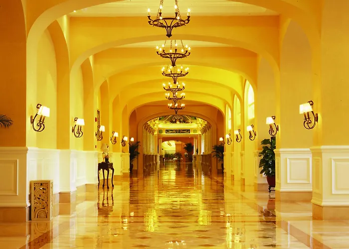 Guangzhou Phoenix City Hotel