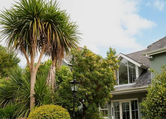 The Grove Lodge Guesthouse
