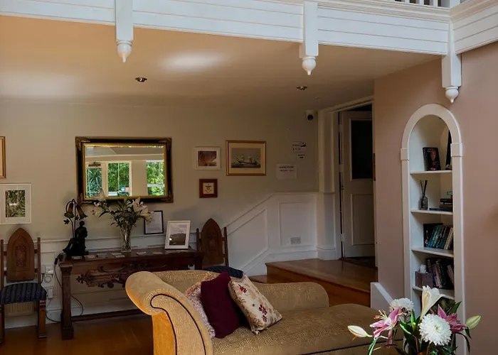 The Grove Lodge Guesthouse
