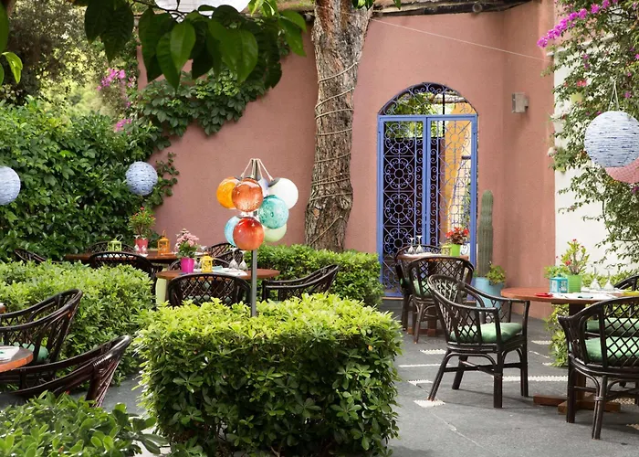 Dionysos Hotel