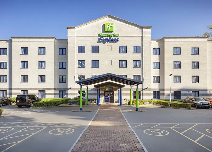 Holiday Inn Express Poole By Ihg