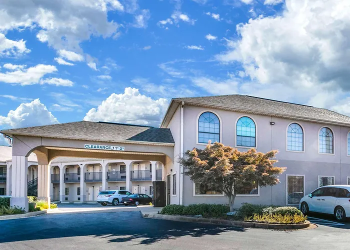 Econo Lodge Inn & Suites - Southhaven