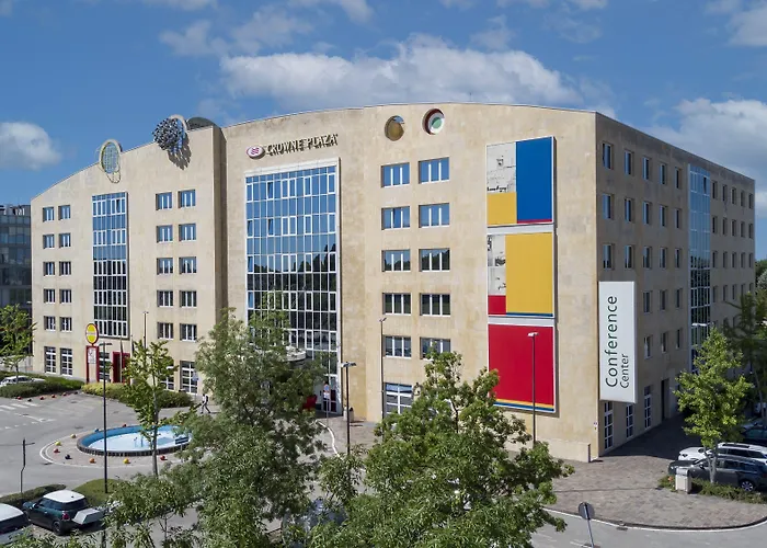 Crowne Plaza By Ihg