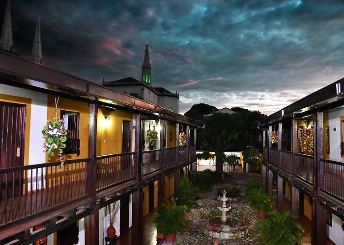 Hotel El Lago Resort