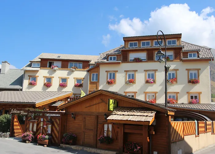 Logis Hotel Les Autanes & Spa Ancelle