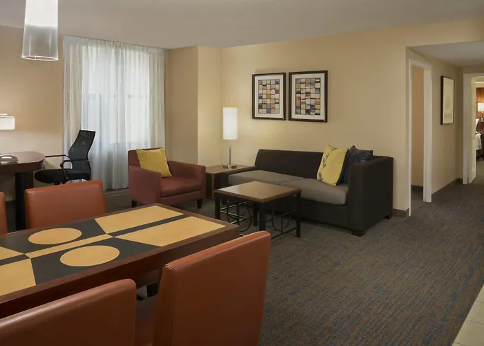 Residence Inn By Marriott Toronto Downtown / Entertainment District