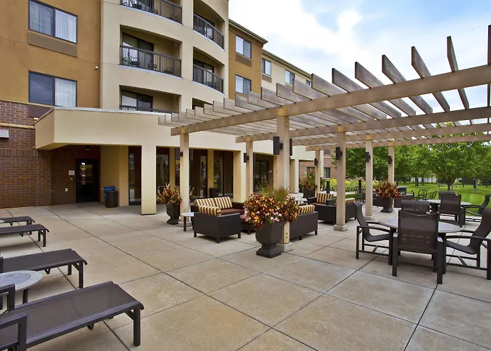 Courtyard By Marriott Madison West / Middleton
