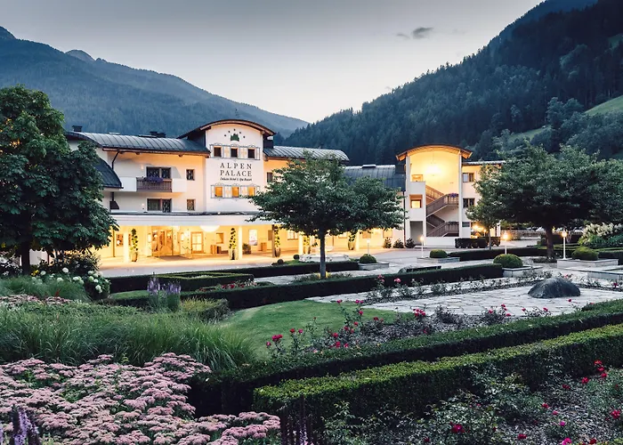 Alpenpalace Luxury Hideaway & Spa Retreat Lutago