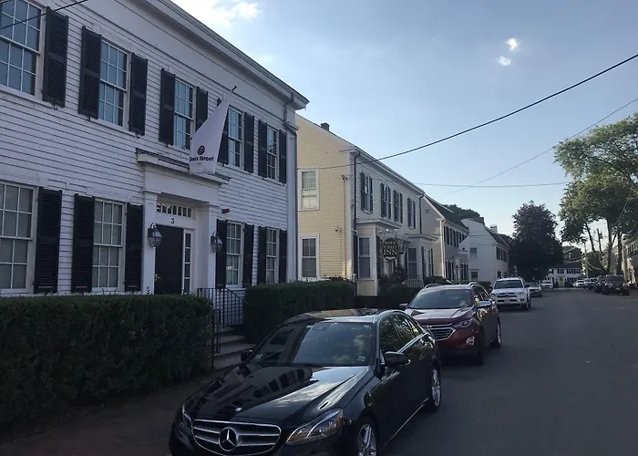 Essex Street Inn & Suites, An Ascend Collection Hotel Newburyport