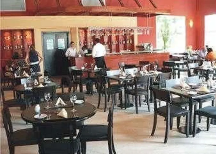 Howard Johnson Pilar Resort Spa & Convention Center