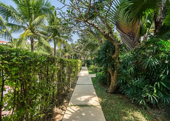 Ravindra Beach Resort & Spa Na Chom Thian