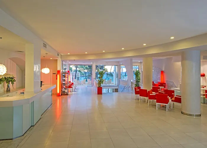 Iberostar Waves Pinos Park Hotel Font de sa Cala