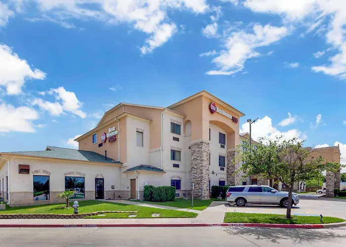 Best Western Plus Burleson Inn & Suites