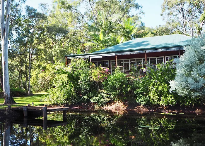 Lake Weyba Cottages Noosa
