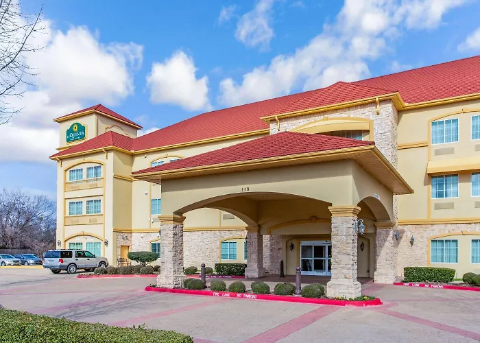 La Quinta By Wyndham Ennis