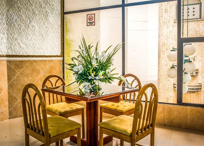 Hotel Puerta de Oro