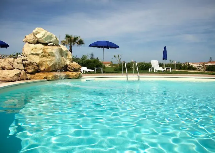 Hotel Raffael Phg Putzu Idu