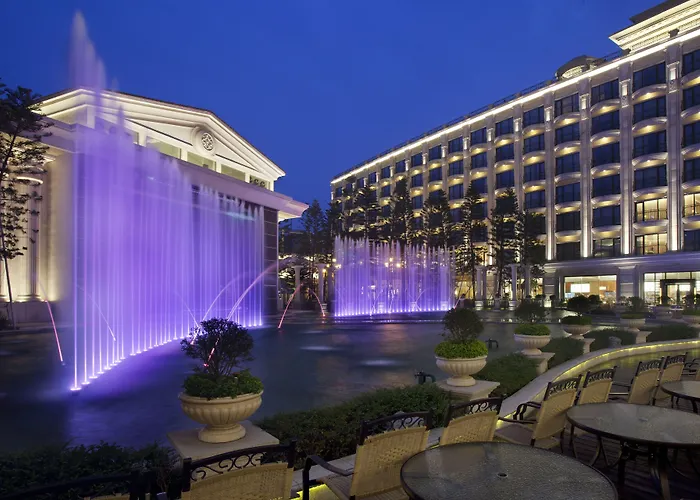 E-Da Royal Hotel