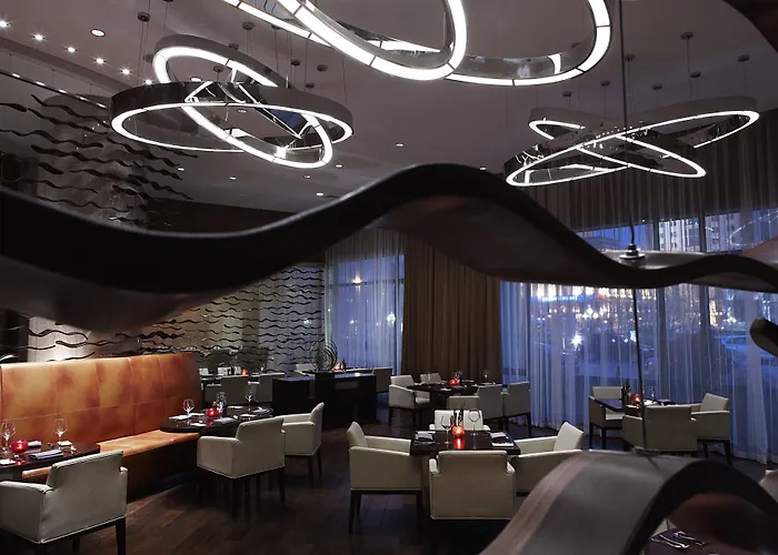 Renaissance Tianjin Lakeview Hotel