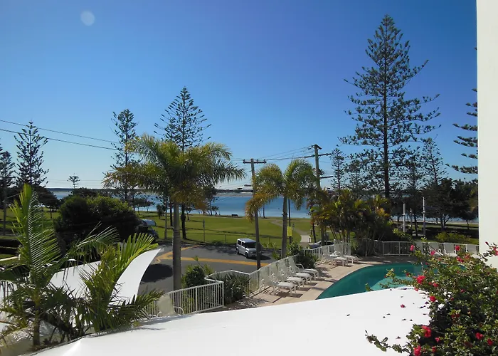 Crystal Bay On The Broadwater