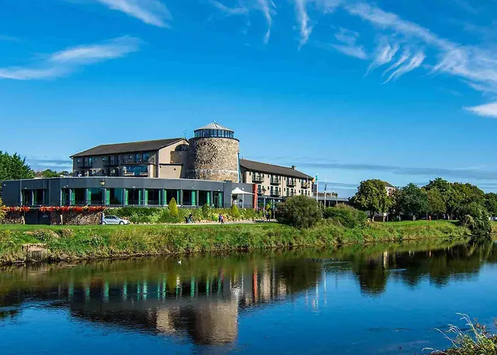 Riverside Park Hotel
