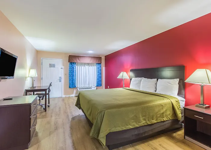 Quality Inn & Suites Bridge City Orange