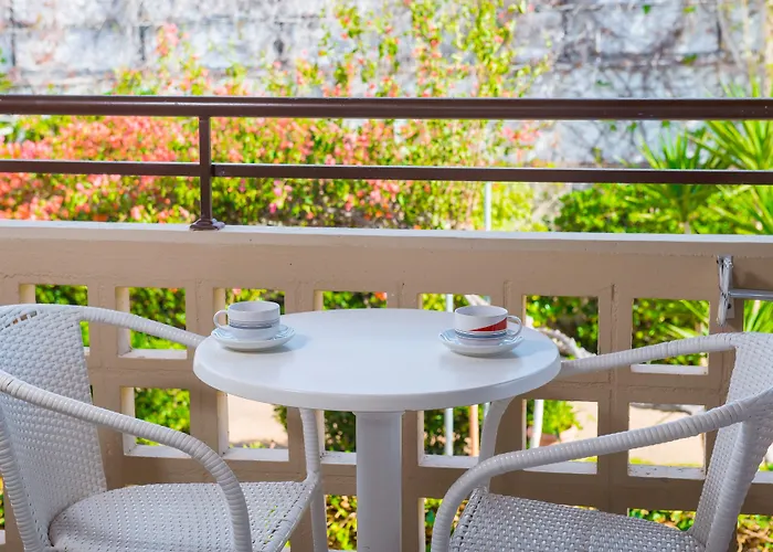 Primavera Beach Hotel Studios & Apartments