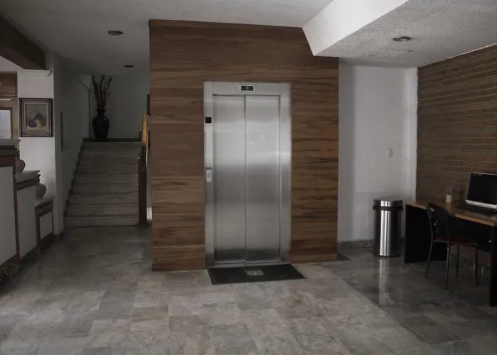 Estanza Hotel&Suites
